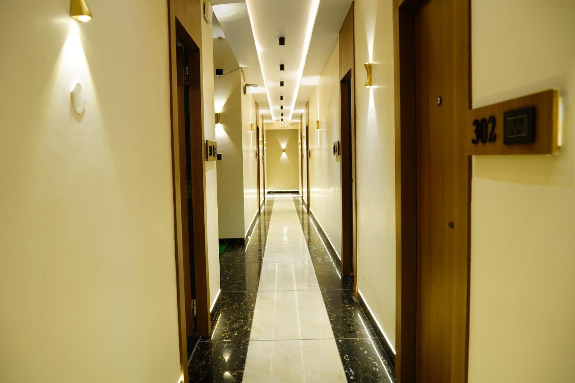 Hotel Shakuntla Palace - 400 Meters Away From Vishnu Pad Temple 7 Mins Walk Gaya Exterior photo