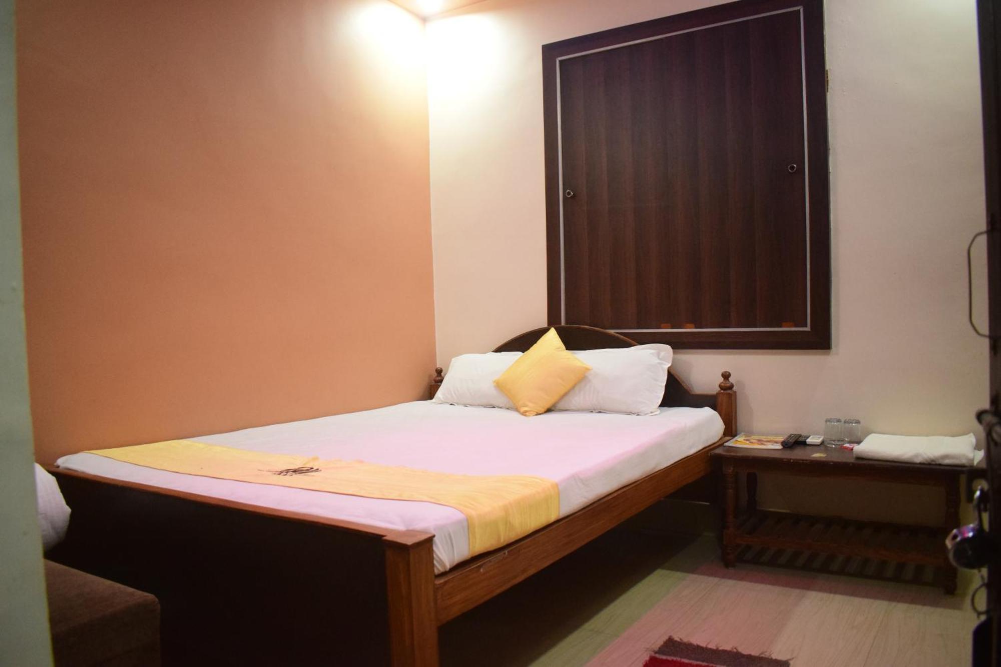 Hotel Shakuntla Palace - 400 Meters Away From Vishnu Pad Temple 7 Mins Walk Gaya Exterior photo